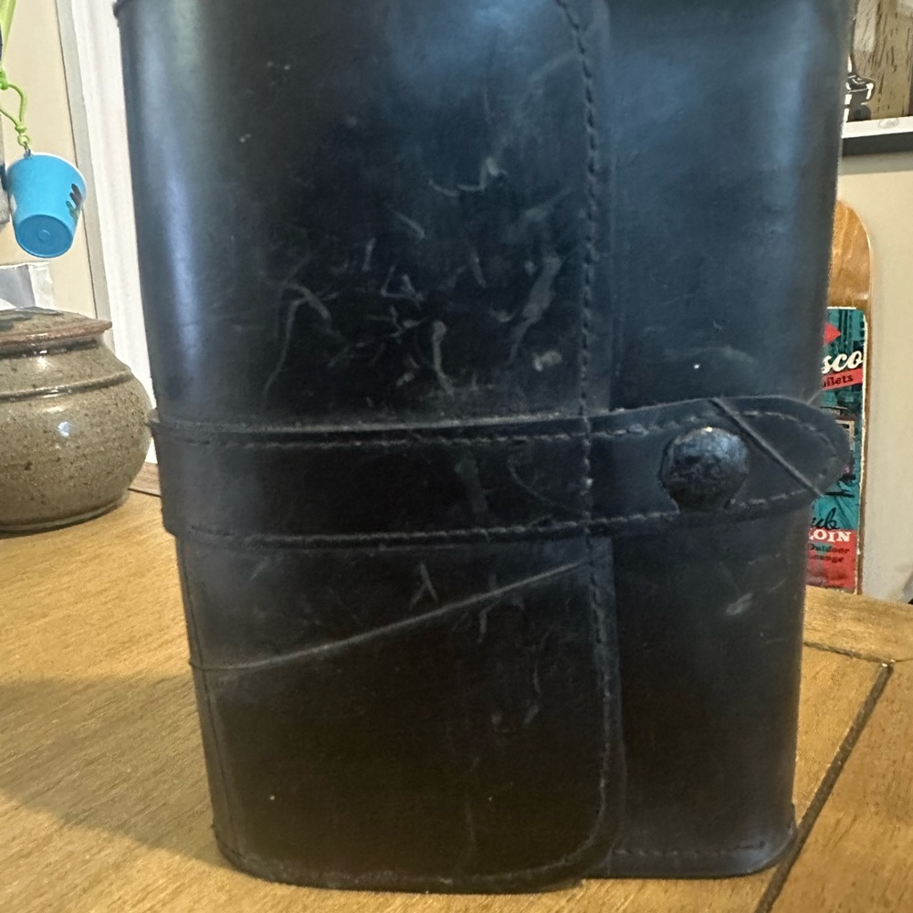 Neutra Atelier Chubby Recycled Rubber Barcelona Clutch Wallet